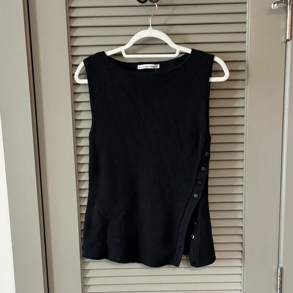 NWT Abercrombie and Fitch Asymmetrical Button Sweater Tank Black Sz S - Picture 8 of 9